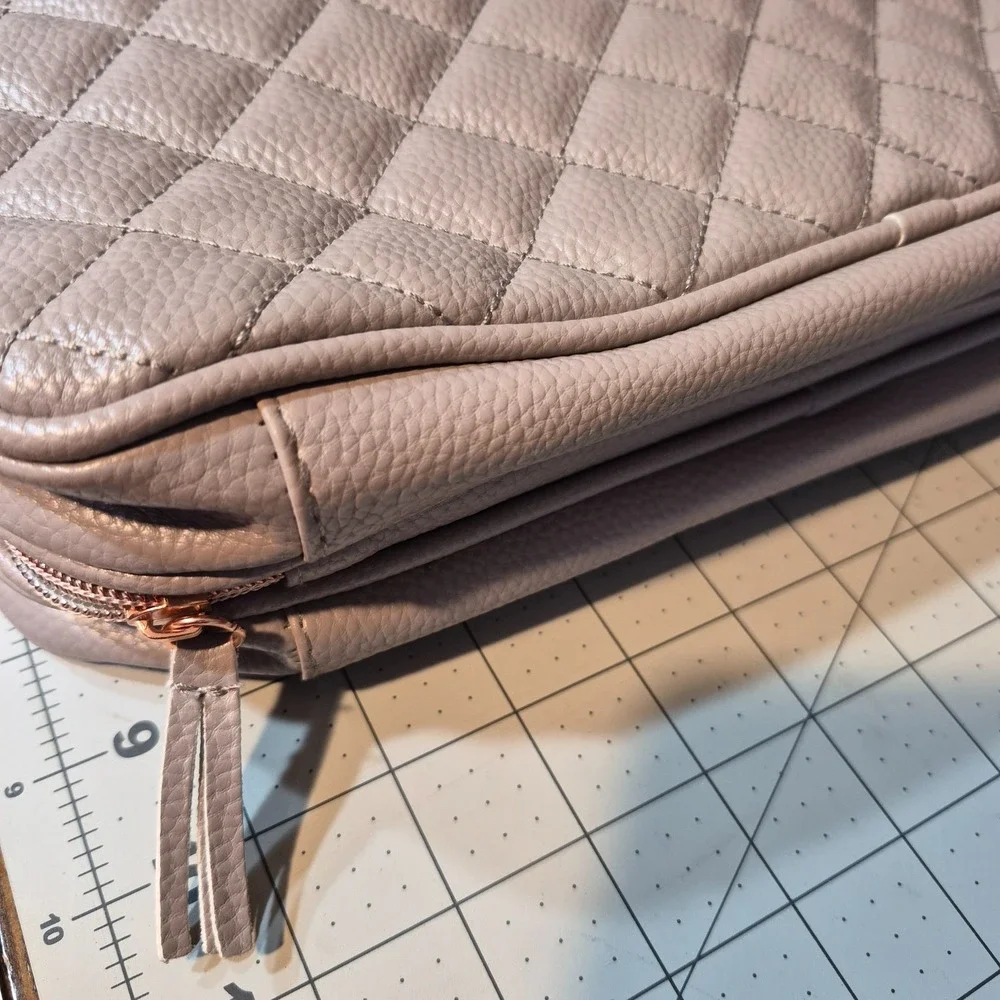 NWOT Ms Lovely Quilted Toiletry Bag Gray PU Leather Modern Sophisticated Classic